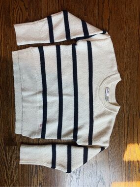 Vineyard vines girls Striped Crewneck Sweater in Cream and Navy